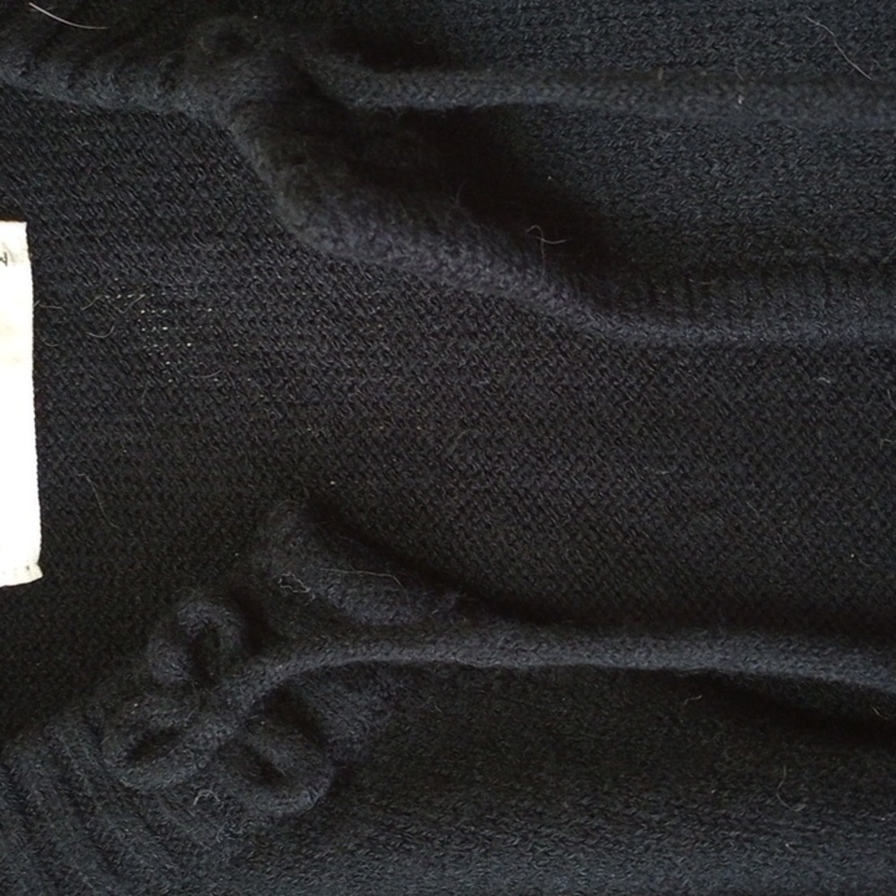 Classic Lady Large  Black Sleeveless Sweater, Tassel, Pockets - Picture 3 of 7